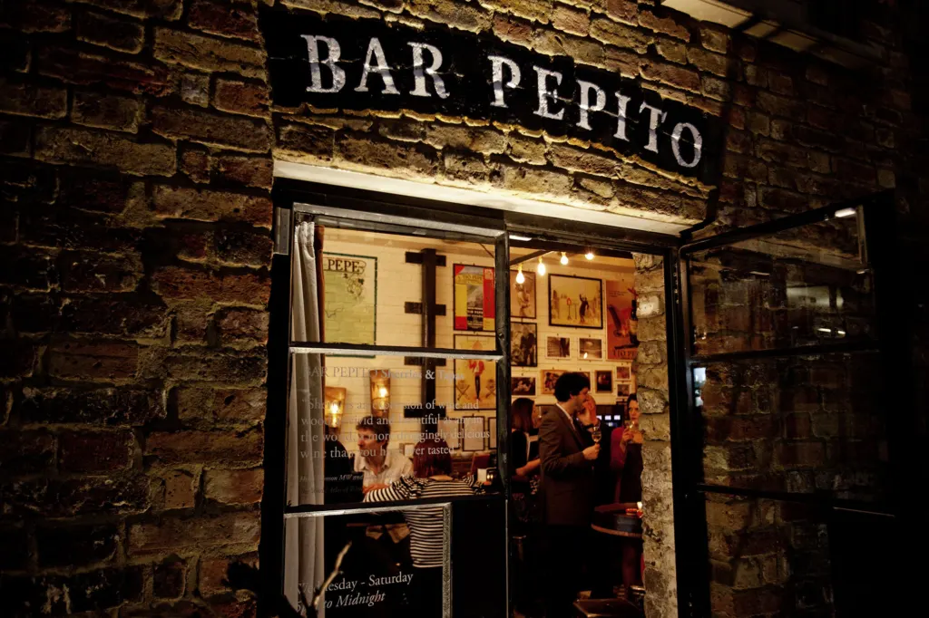 Pepito, King’s Cross. A compact bar recorded through its colour, food, people and evening atmosphere.